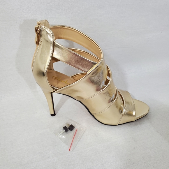 BNWOT - GOLD STRAPPY SHOES - Size 10 - Picture 11 of 12